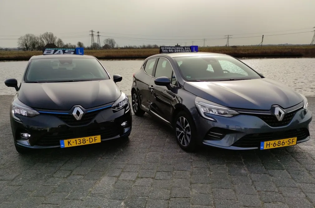 De Renault lesauto’s van Autorijschool Bas